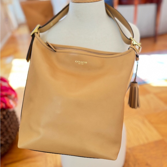 Coach Beige Leather Shoulder Bag (mint condition) - Picture 1 of 4